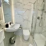 Arbi Venice Station 招待所 3*